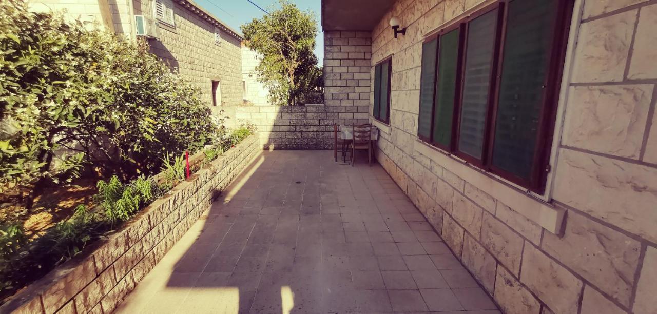 Big House For 14 People In Centre Of Lumbarda Apartman Kültér fotó
